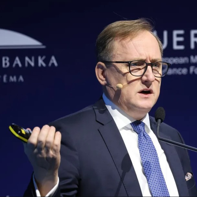 AMB yetkilisinden 'hızlı faiz artışına gerek yok' mesajı