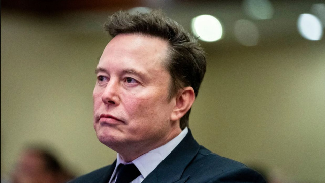 Elon Musk trilyoner statüsünü kaybetti