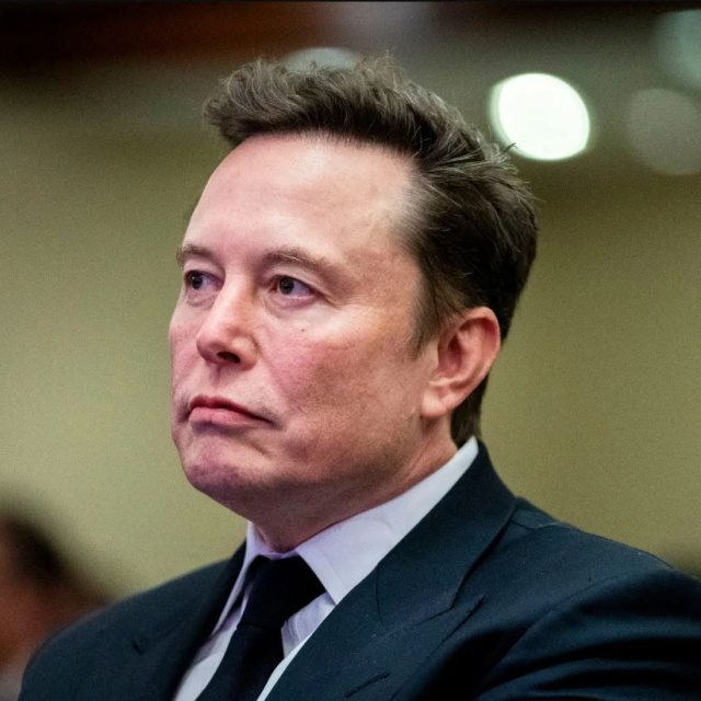 Elon Musk trilyoner statüsünü kaybetti