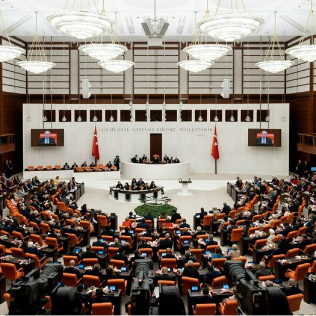 En düşük emekli aylığını da içeren kanun teklifi komisyonda