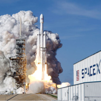 SpaceX 'roketi' piyasada çakıldı