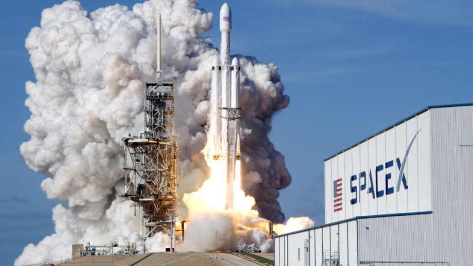 SpaceX Hisselerinde Sert Düşüş: Starship Fırlatması Ertelendi