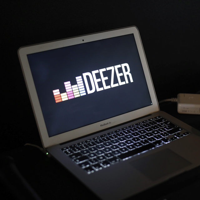 HaberlerDeezer'a yüklenen parçaların yüzde 50'den fazlası yapay zeka üretimi
