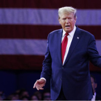 Trump'tan saldırıları durdurmasının ardından İran'a yeni tehdit