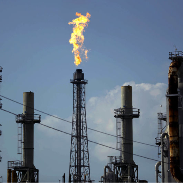 HaberlerExxonMobil ve Chevron'dan üç haneli kâr artışı