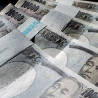 Yen kazançlarının yarısını geri verdi