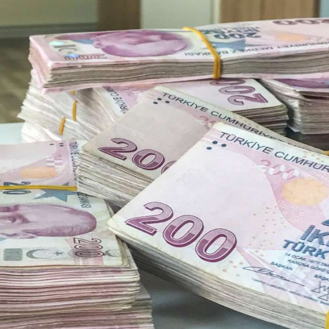 Hazine nakit gerçekleşmeleri 395,7 milyar TL açık verdi