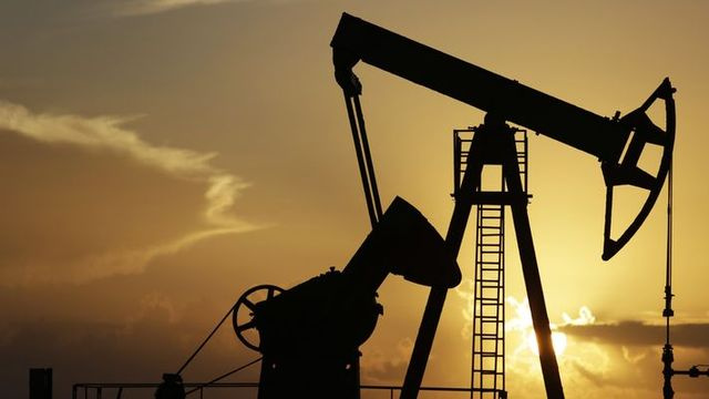 Petrol, Hürmüz Boğazı’nın yeniden açılmasına ilişkin belirsizlikle yükseldi