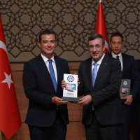 Bloomberg HT'ye "Yılın Ekonomi Kanalı" ödülü