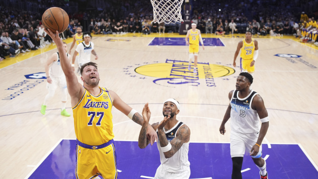 NBA'de dev anlaşma: LA Lakers rekor bedelle el değiştiriyor
