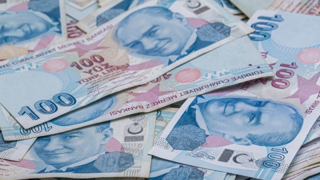 Bütçe Temmuz'da açığa döndü