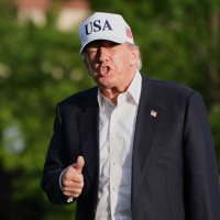 Trump'ın görev onayı rekor düşük seviyede