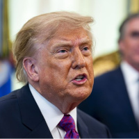 Trump: İran'a sert bir darbe indireceğiz