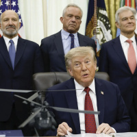 Trump, 9 ilaç şirketiyle fiyat anlaşmasına vardı
