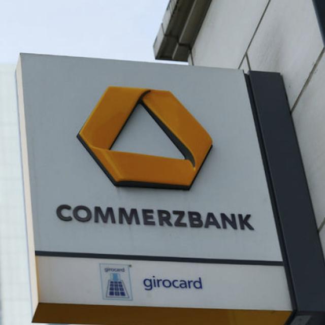 Commerzbank'tan 1,2 milyar euroluk hisse geri alımı - 3 hafta önce