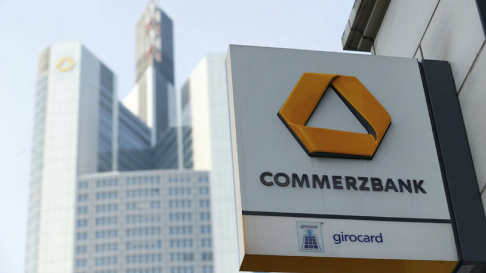 Commerzbank'tan 1,2 milyar euroluk hisse geri alımı