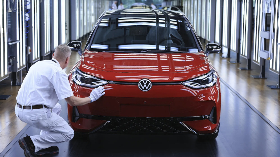 Volkswagen 50 bin çalışanını daha işten çıkarıyor