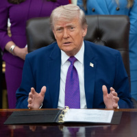 Trump'tan petrol mesajı: Savaş bitince düşecek