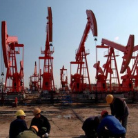 Petrol ABD stoklarındaki sürpriz artışla geriledi