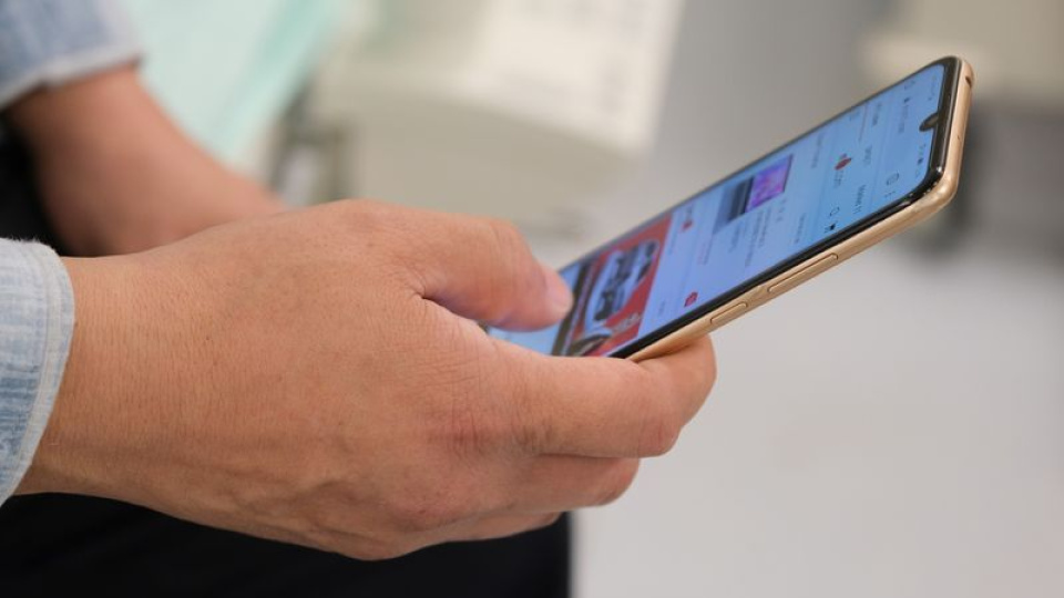 "Yerli cep telefonu üretiminde daralma sürüyor"