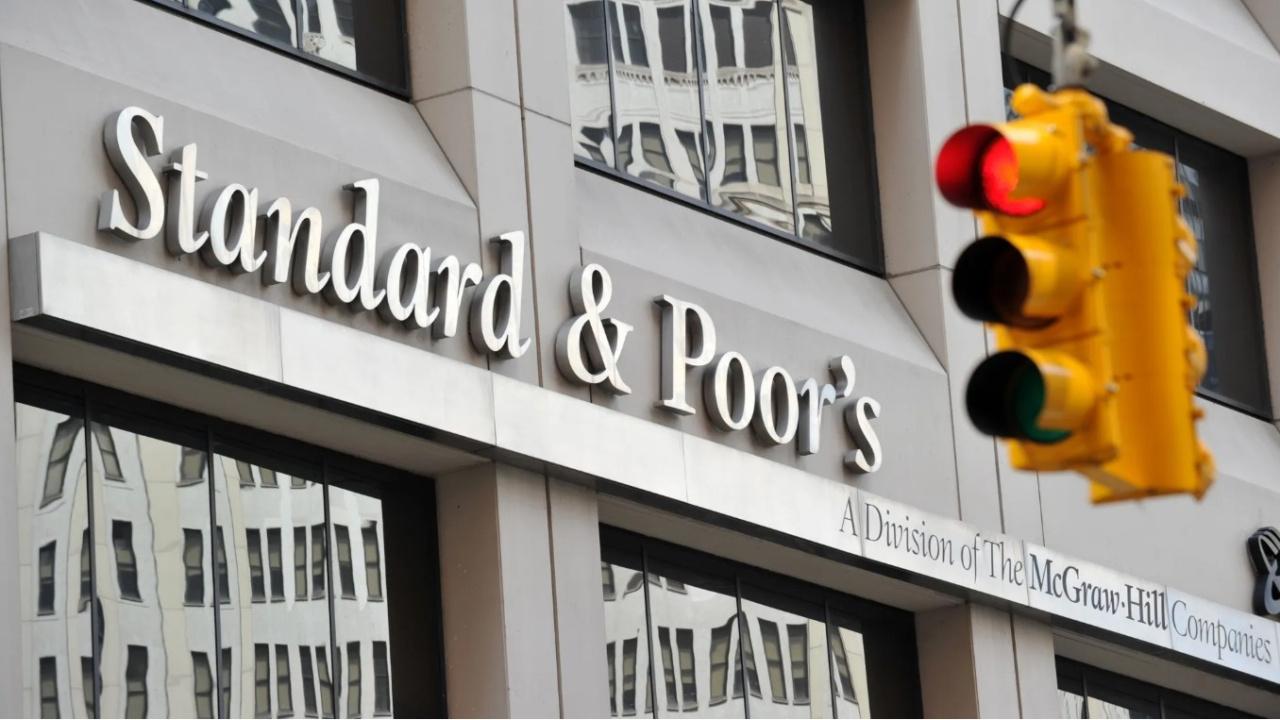S&P, İngiltere'nin kredi notunu teyit etti