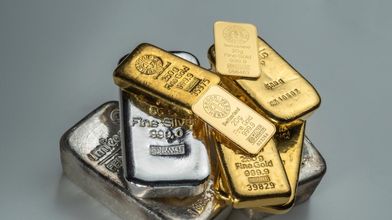 Altın, doların gerilemesiyle yüzde 1,3 yükseldi