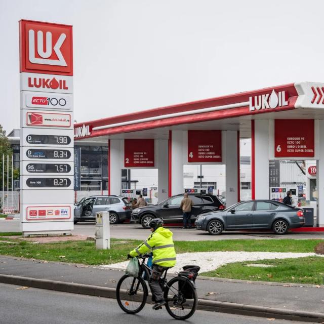 ABD, Lukoil'e yönelik yaptırım muafiyetini uzattı