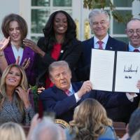 Trump'tan kadın sağlığı araştırmalarını güçlendirecek kararname