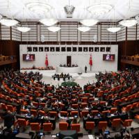 Tasfiye edilecek fonlarda bekleyen talimatlara ilişkin önerge kabul edildi