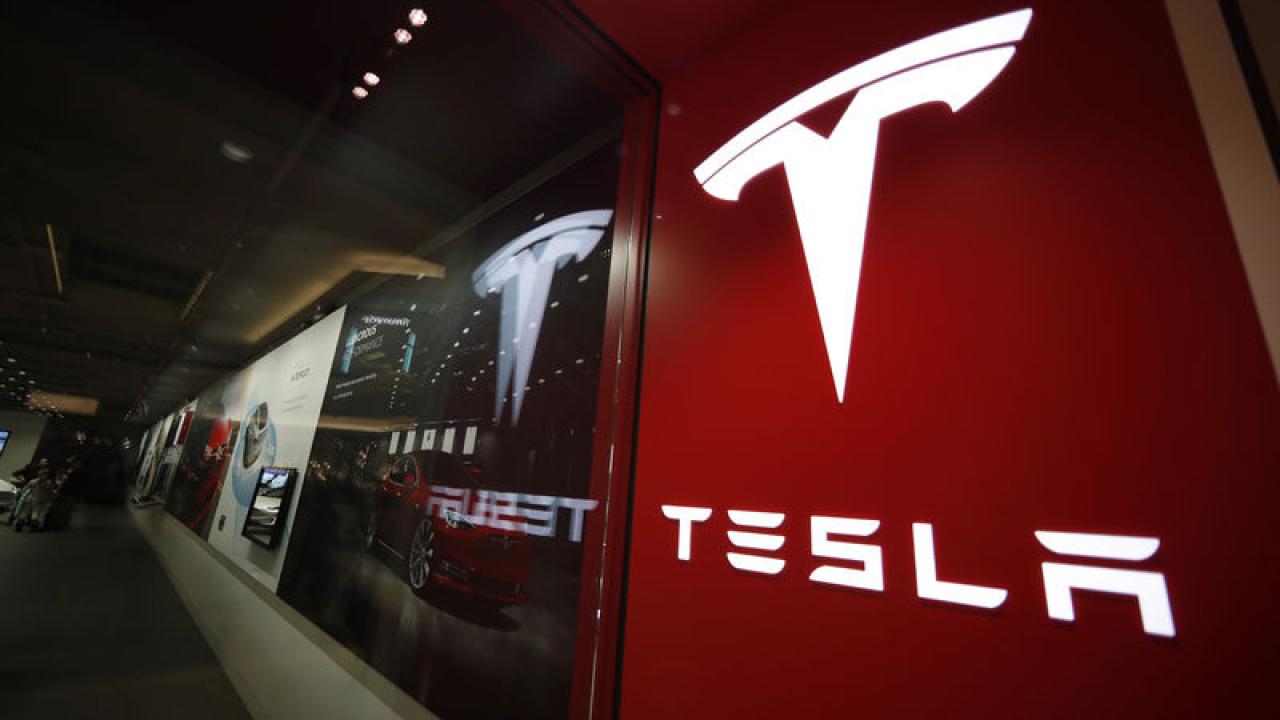 Tesla'nın net karı üçüncü çeyrekte azaldı