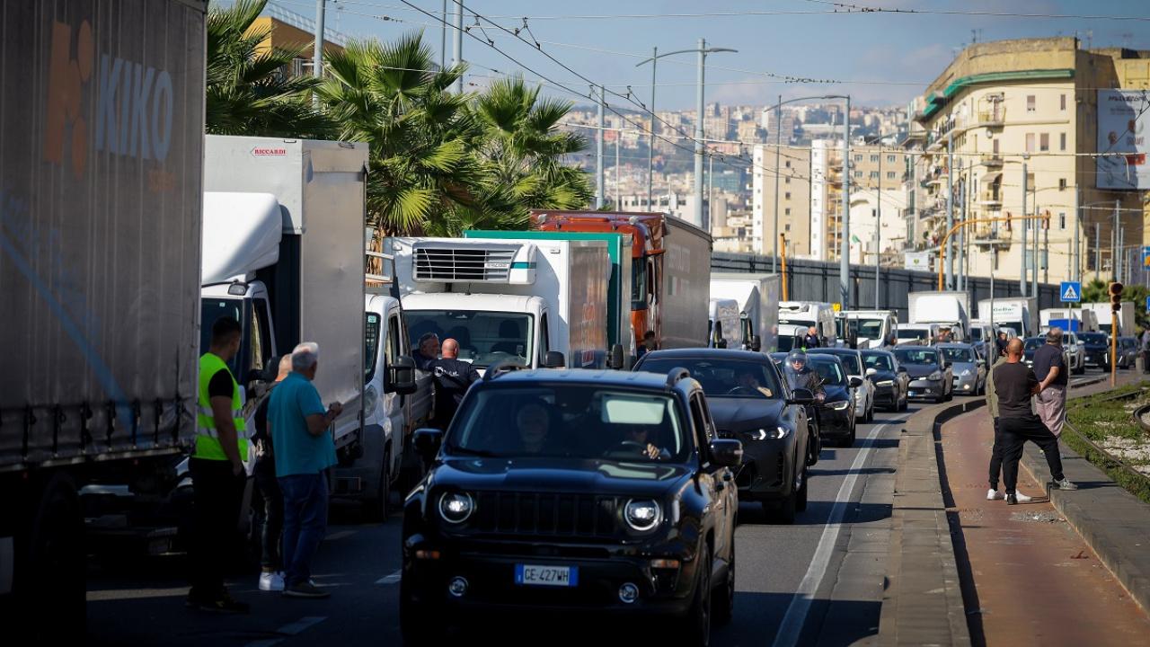 Güney İtalya'da Yakıt Protestosu Peynir Üretimini Durdurdu, Zincirler Koptu