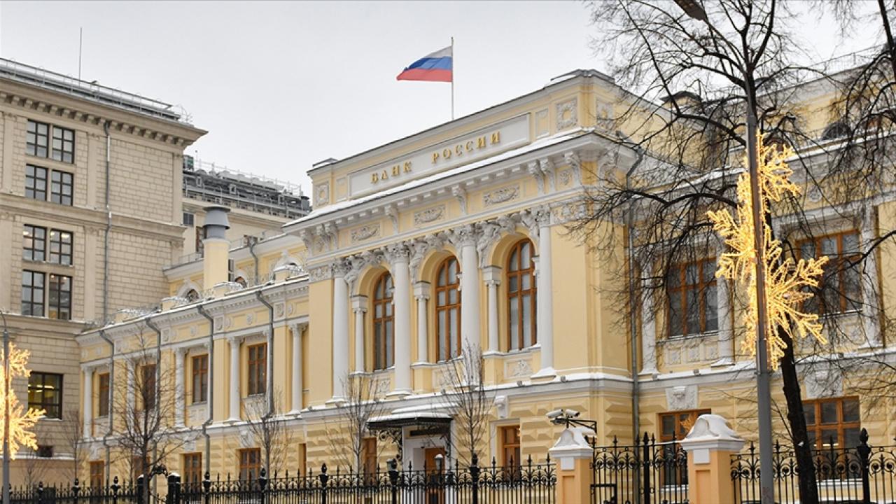 Rus Para Politikası: Merkez Bankası, Ekonomik Dengede Kritik Karar