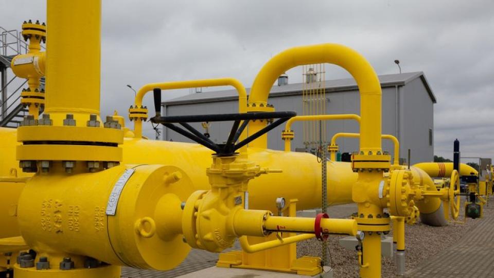 EU warns of high energy bills this winter, but expects no supply shortages